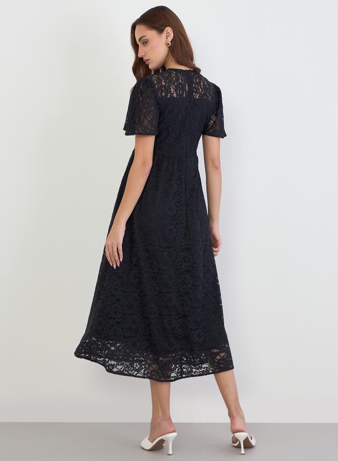 ستايلي فستان ميدي دانتيل بحواف صدفية - Image 5